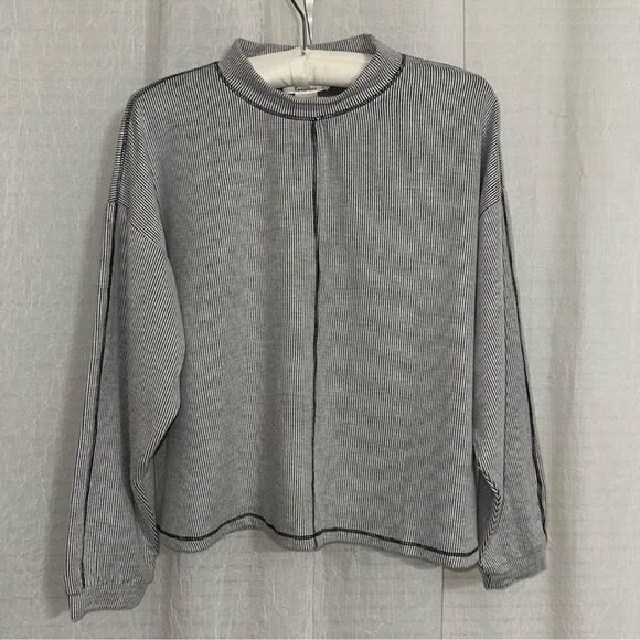 Urban Romantics L Mock Neck Silver Gray Cozy Comfy Long Sleeve Boxy Fit Top - Picture 1 of 11